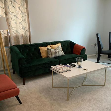 2 Bedroom Apartment Near Southfields Londyn Zewnętrze zdjęcie