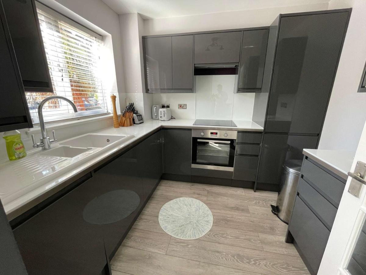 2 Bedroom Apartment Near Southfields Londyn Zewnętrze zdjęcie